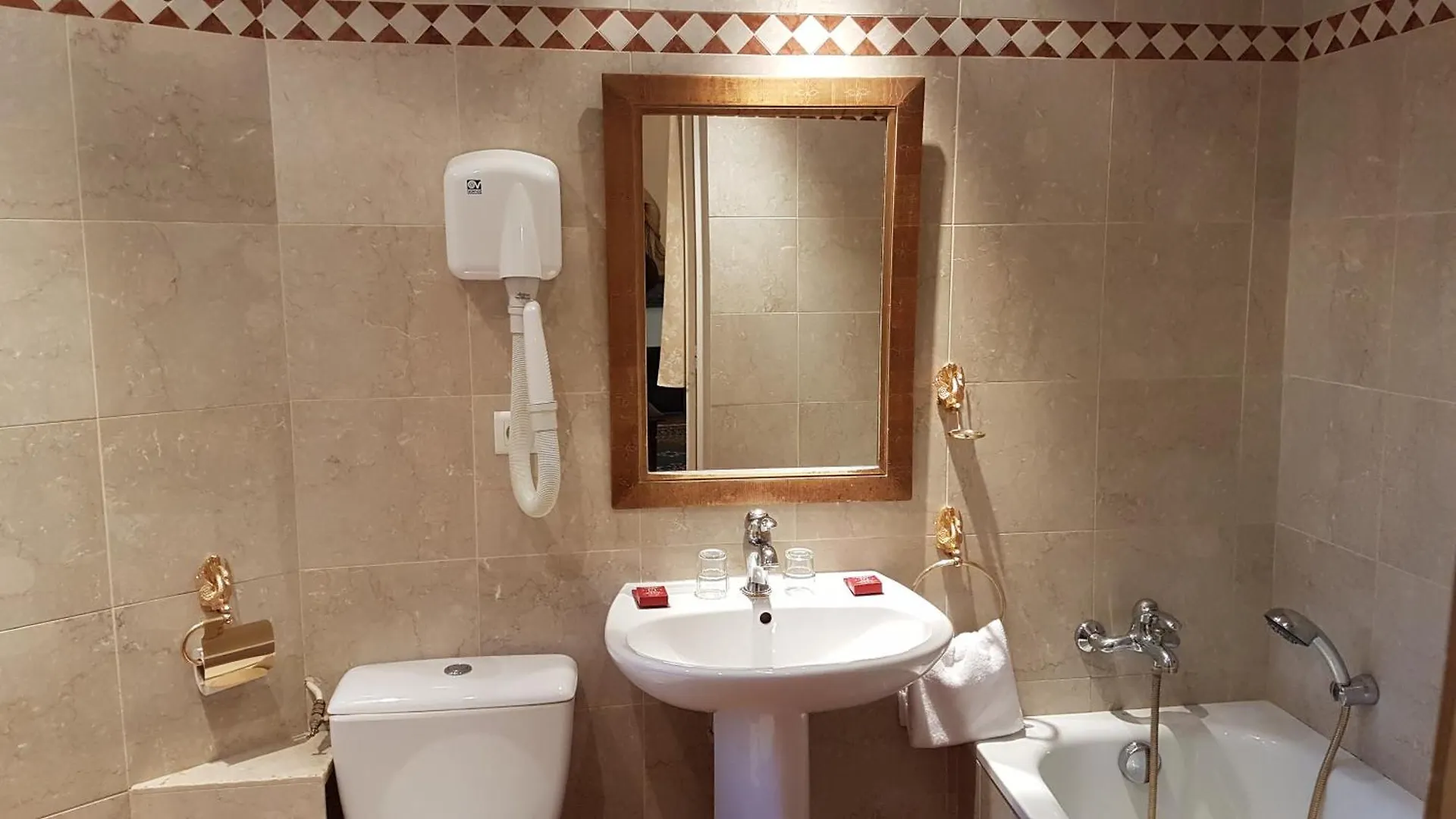 אקס-אן-פרובאנס Hotel Cardinal